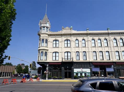 versons hotels|Eastern OR .